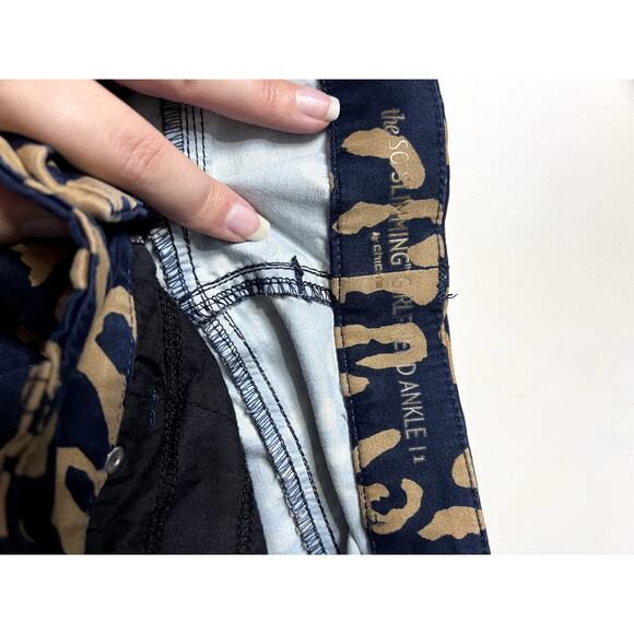 Chico's Jeans Women's Size 1 The So Slimming Girlfriend Ankle Animal Print - Picture 5 of 9